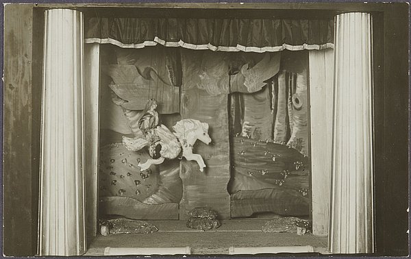 Marionette Pferd mit Reiter