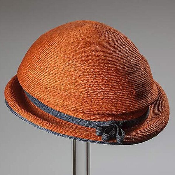 Ladies hat made of hard fibre braided borders